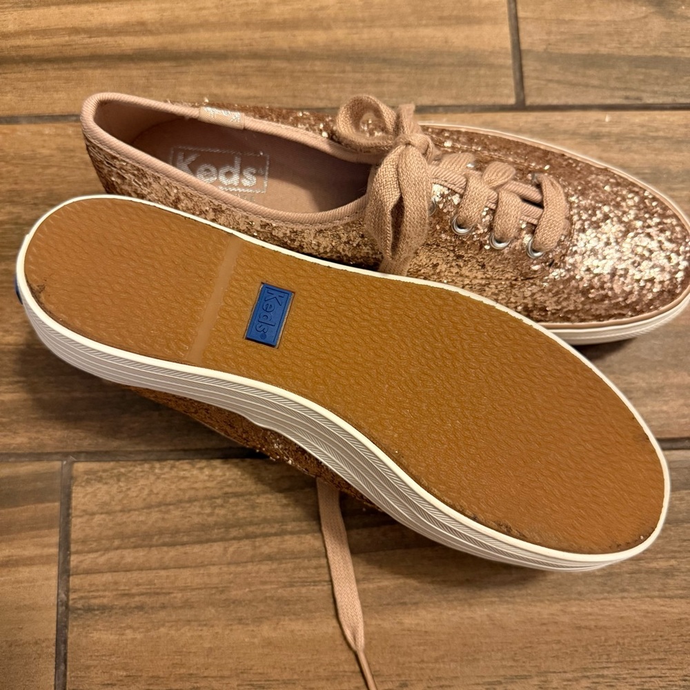 Celebrations by Keds Champion Glitter Sneaker
Women's Sz. 5/ Youth Sz. 3 NWOT - Picture 6 of 8